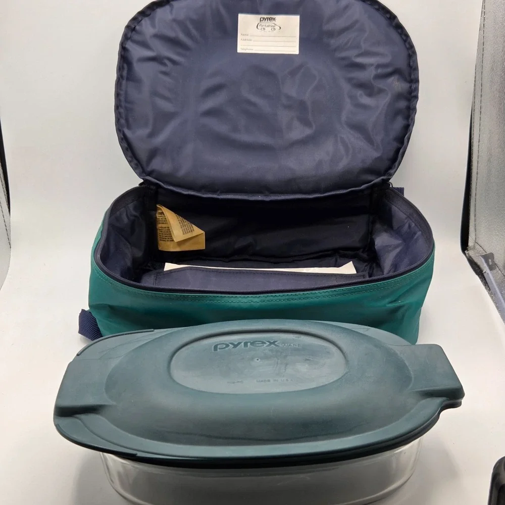 Pyrex‎ Portables 4 Pc Glass Dish,Lid, Insulated Food Carrier, Hot Pack 2.2qt